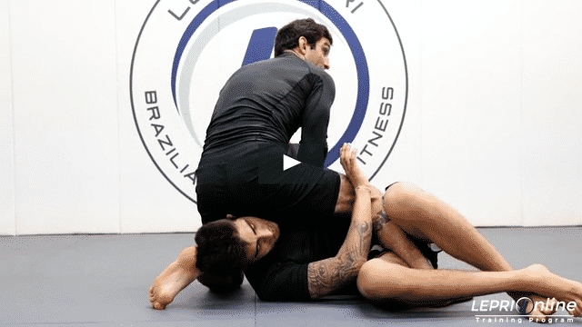 Knee Cut Pass Attempt to Kimura Submission