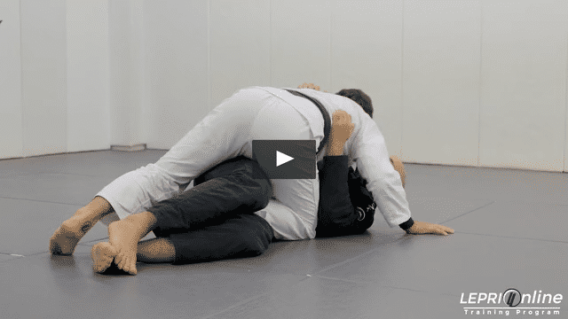 Half Guard Pass to Mount when Opponent Traps Leg