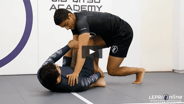 Reverse De La Riva Sweep when Opponent Knee Cuts