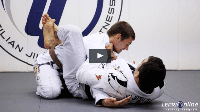 Cross Choke Using the Knuckles on the Neck from Closed Guard