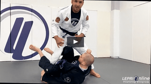 Knee Cut Pass when Opponent Locks Legs in De La Riva