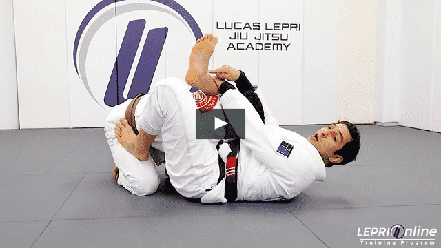 Details on Finishing a Triangle Choke from the Closed Guard