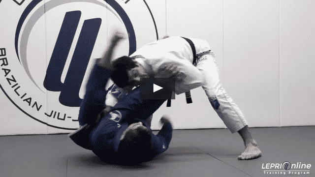 Toreada Pass to Knee on Belly