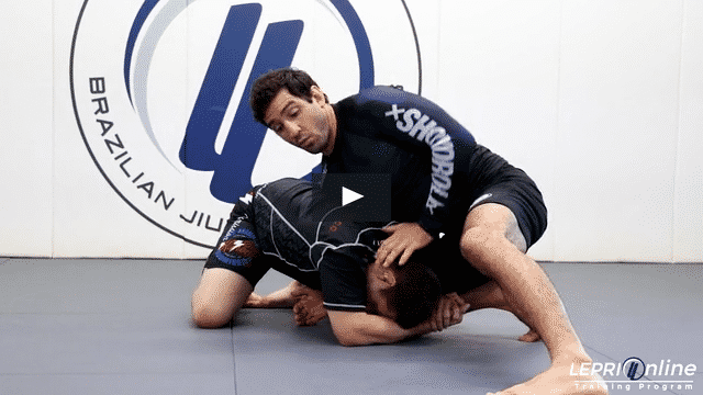 Knee Cut Pass Attempt to Kimura and Reverse Triangle Doubleattack Submission