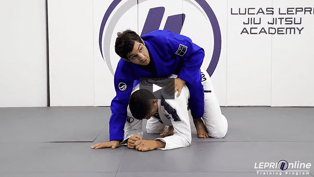 Making the Opponent Give the Back From Mount