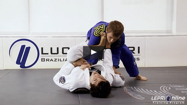 De La Riva to Omoplata Submission When Opponent Attempts Knee Cut