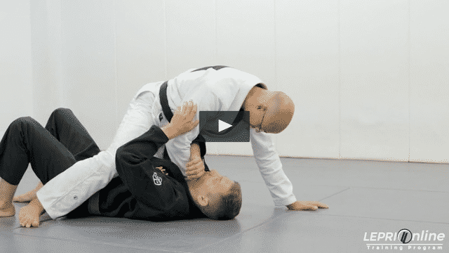 Cross Collar Choke from Mount